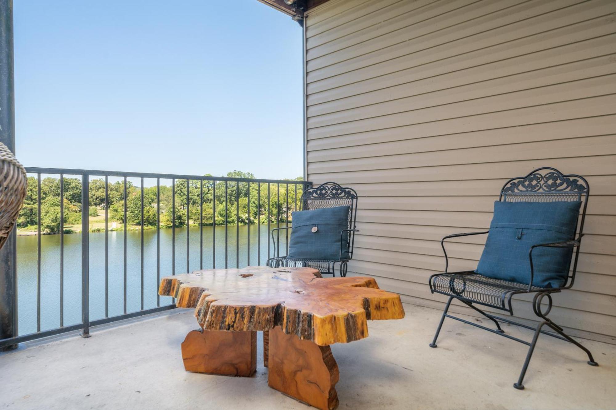 Ember'S View, Spa City Jewel- Lovely Lake Condo Hot Springs Bagian luar foto