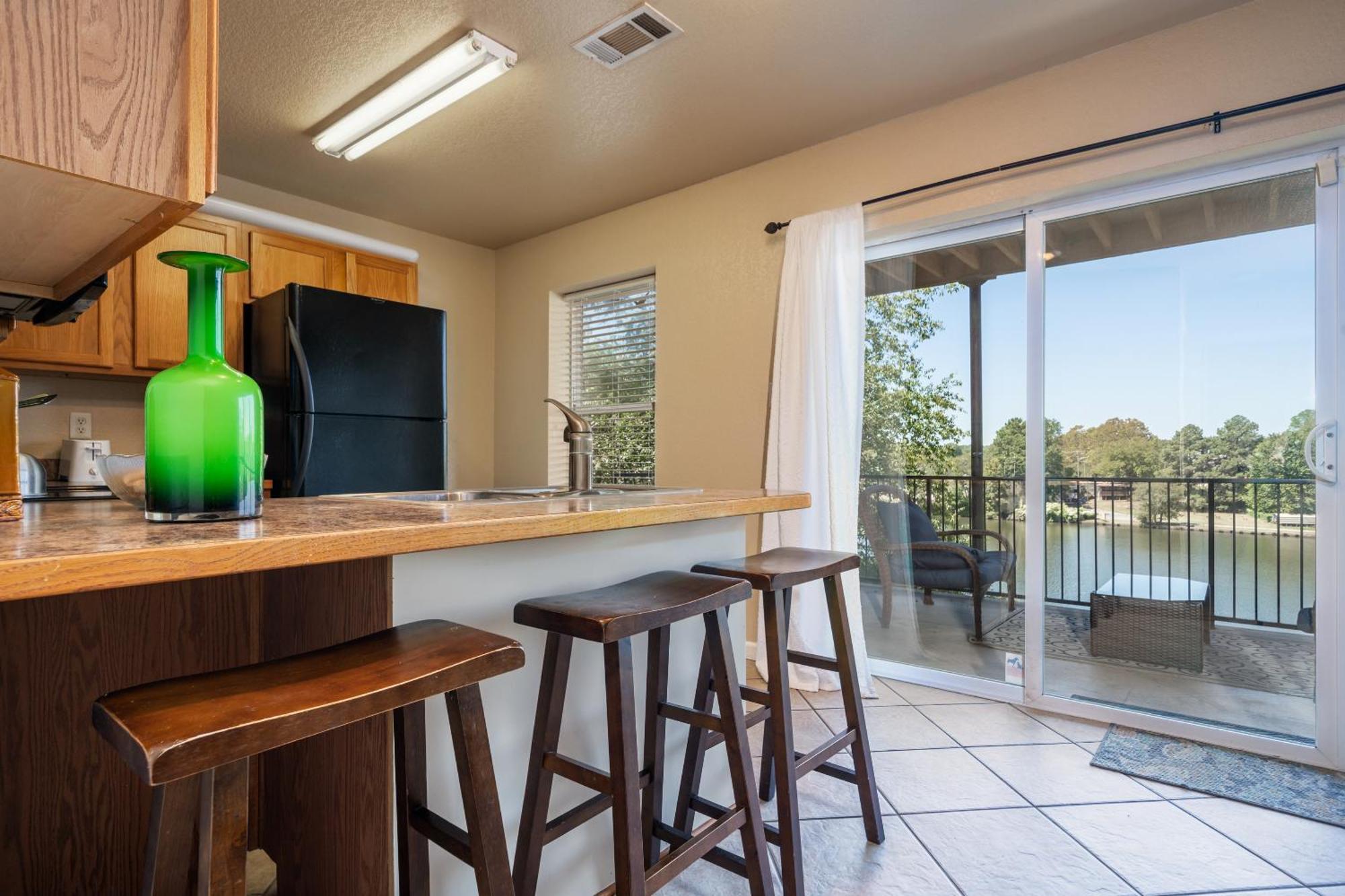 Ember'S View, Spa City Jewel- Lovely Lake Condo Hot Springs Bagian luar foto