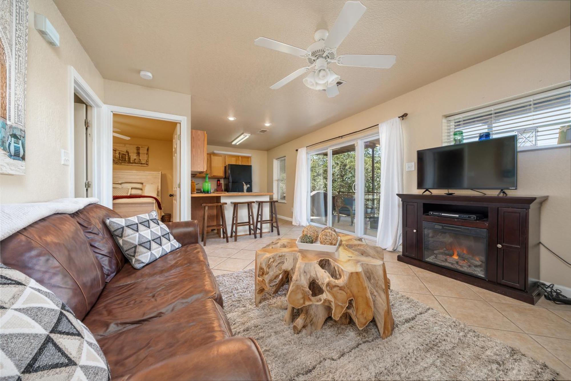 Ember'S View, Spa City Jewel- Lovely Lake Condo Hot Springs Bagian luar foto